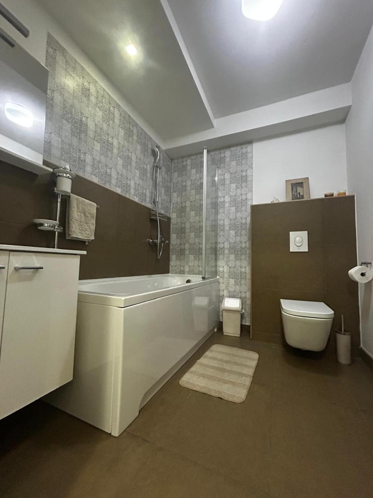 Apartment Galerija Tuzla Buitenkant foto