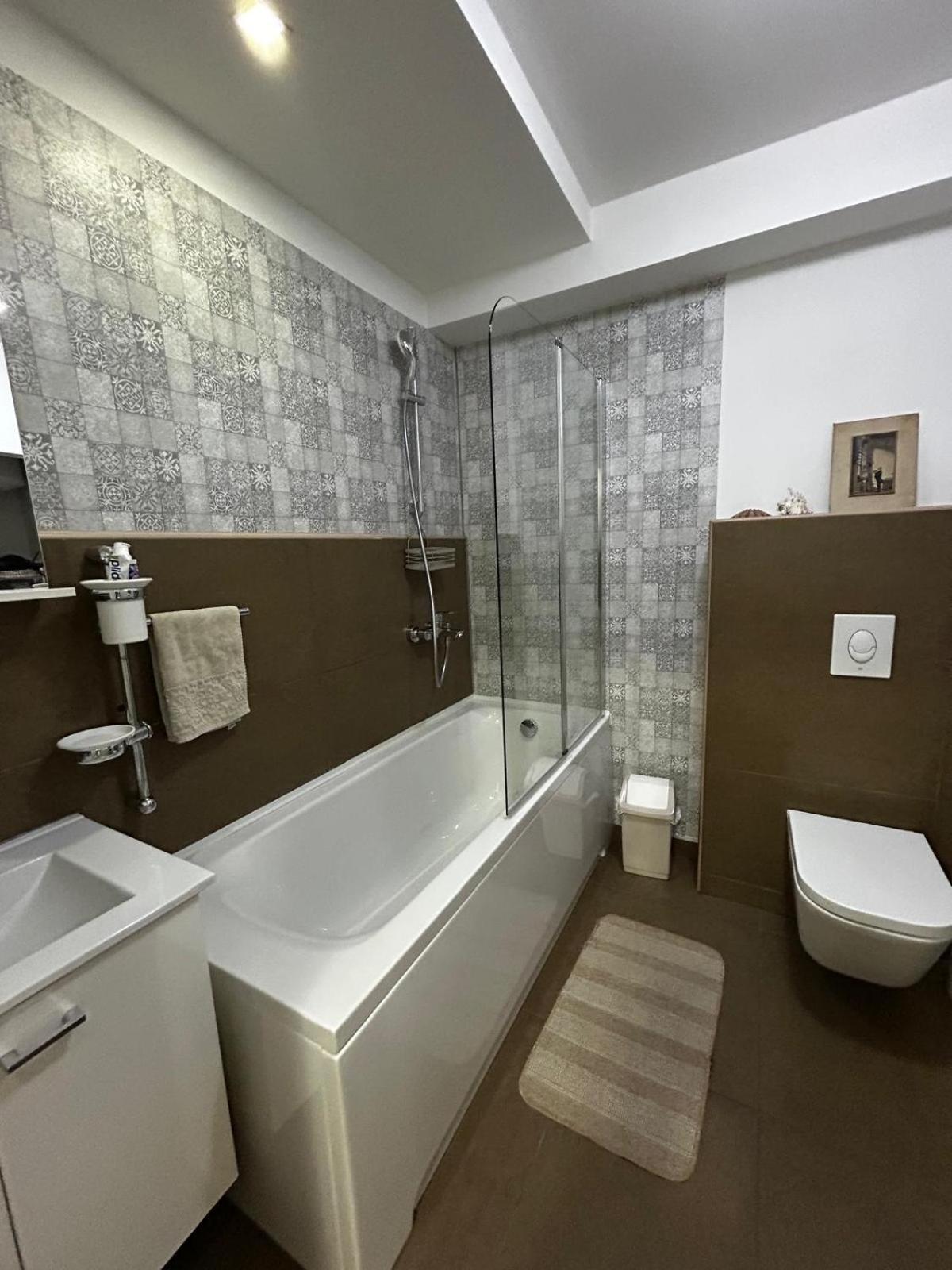 Apartment Galerija Tuzla Buitenkant foto